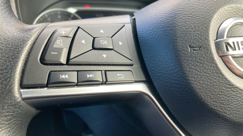 Nissan Juke 1.0 DiG-T 114 N-Connecta 5dr Petrol Hatchback